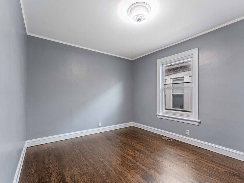 8015 S Justine Street Chicago IL 60620