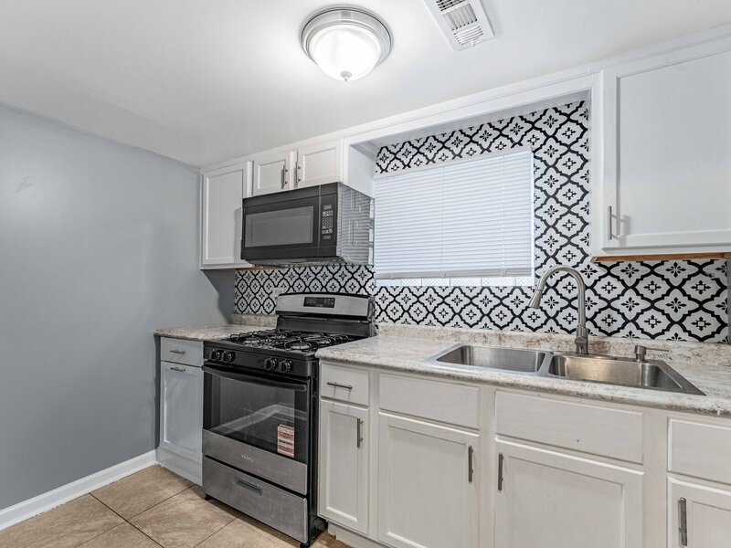 8015 S Justine Street Chicago IL 60620