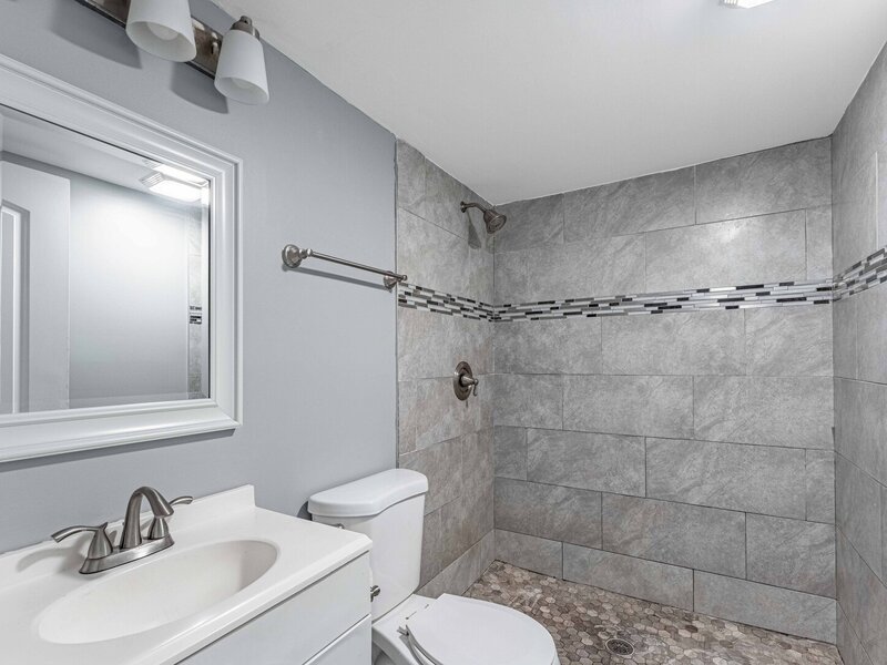 8015 S Justine Street Chicago IL 60620