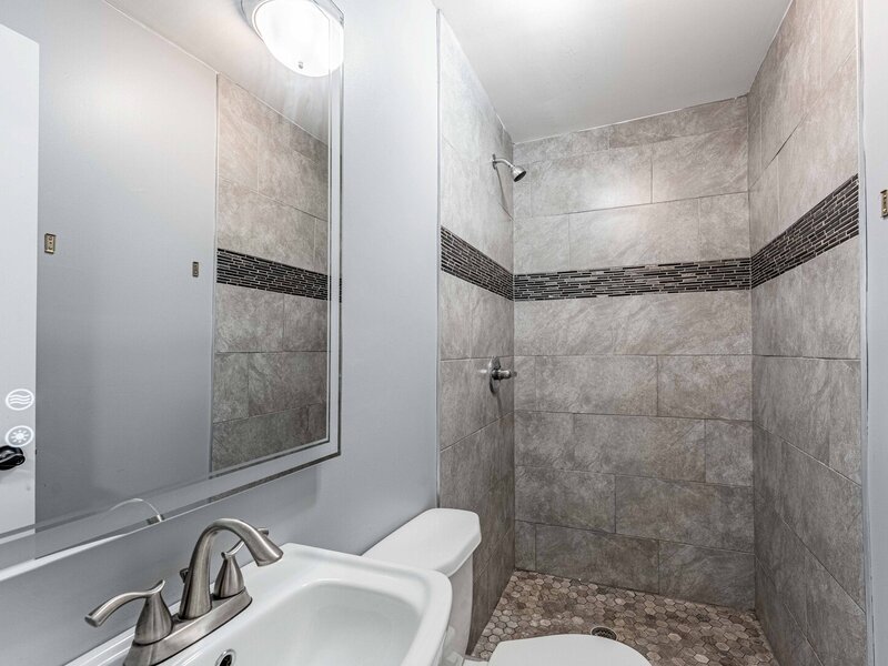 8015 S Justine Street Chicago IL 60620