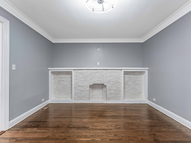 8015 S Justine Street Chicago IL 60620
