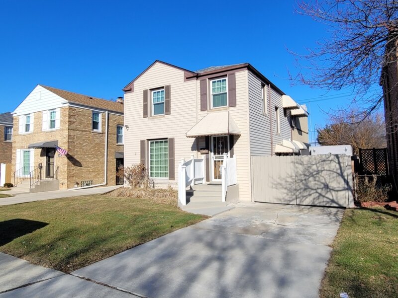 7432 W Gregory Street Chicago IL 60656