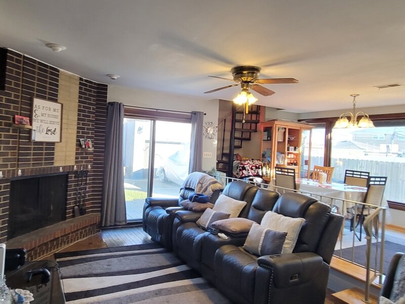 7432 W Gregory Street Chicago IL 60656