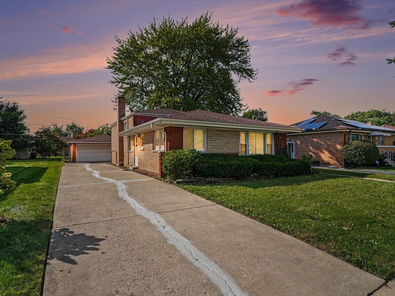 16518 Dobson Avenue South Holland IL 60473