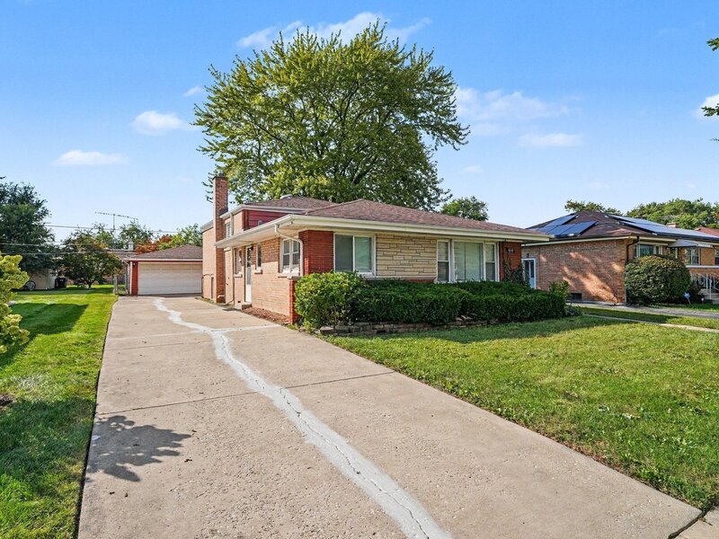 16518 Dobson Avenue South Holland IL 60473