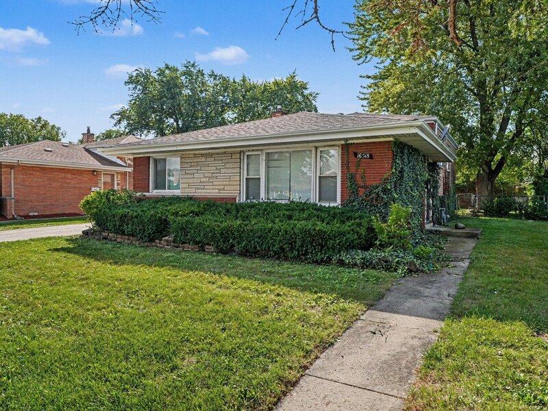 16518 Dobson Avenue South Holland IL 60473