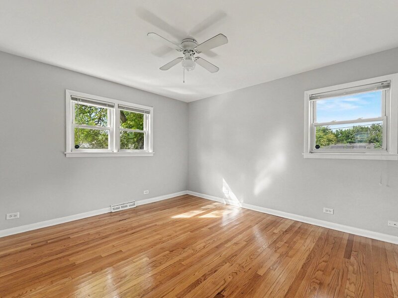 16518 Dobson Avenue South Holland IL 60473