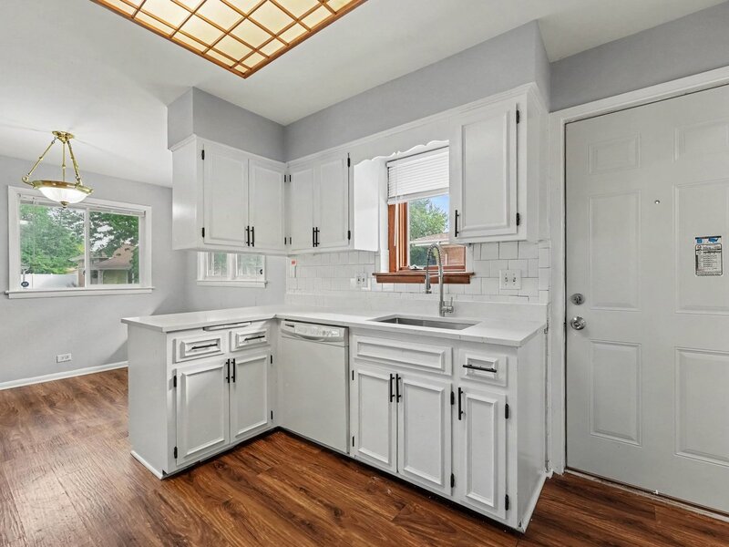 16518 Dobson Avenue South Holland IL 60473