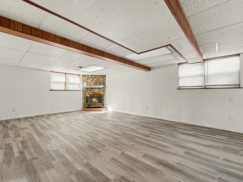 16518 Dobson Avenue South Holland IL 60473