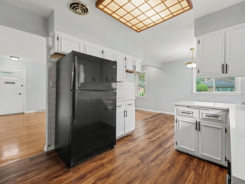 16518 Dobson Avenue South Holland IL 60473