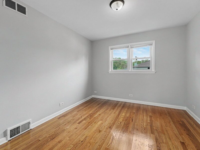 16518 Dobson Avenue South Holland IL 60473