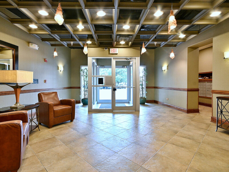1 N Beacon Place La Grange IL 60525