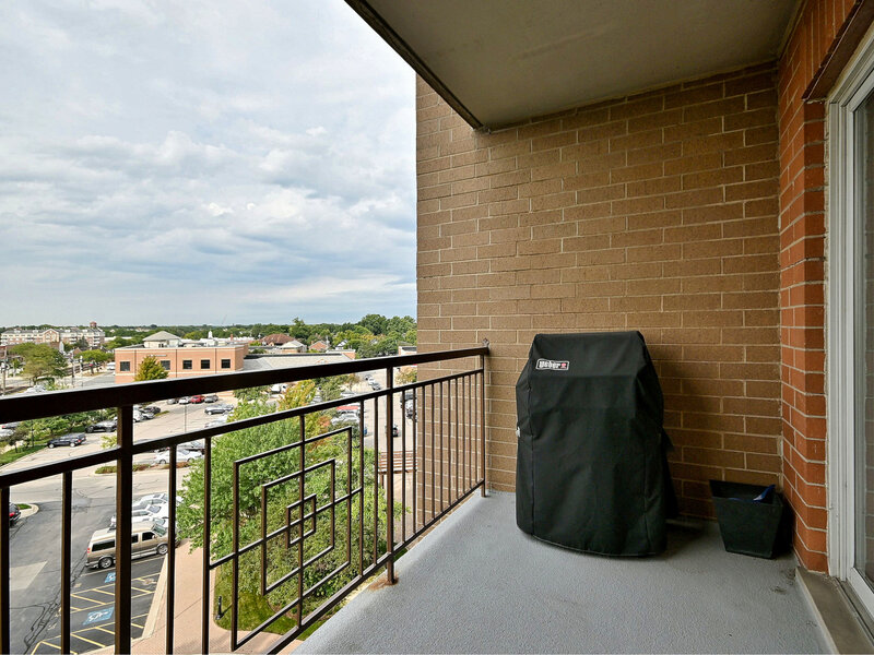1 N Beacon Place La Grange IL 60525
