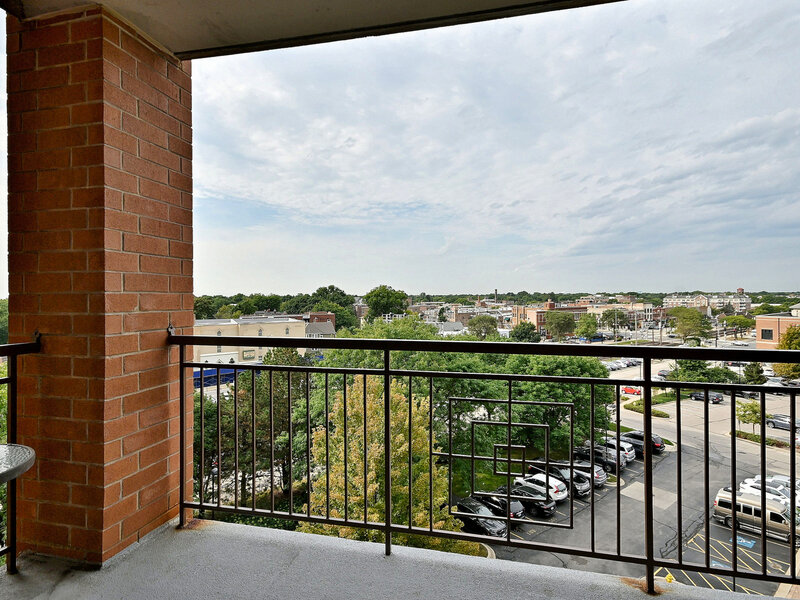 1 N Beacon Place La Grange IL 60525