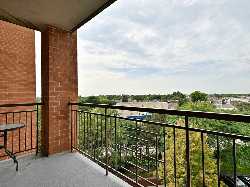 1 N Beacon Place La Grange IL 60525