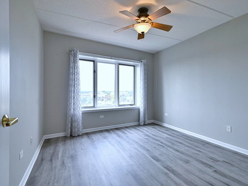 1 N Beacon Place La Grange IL 60525