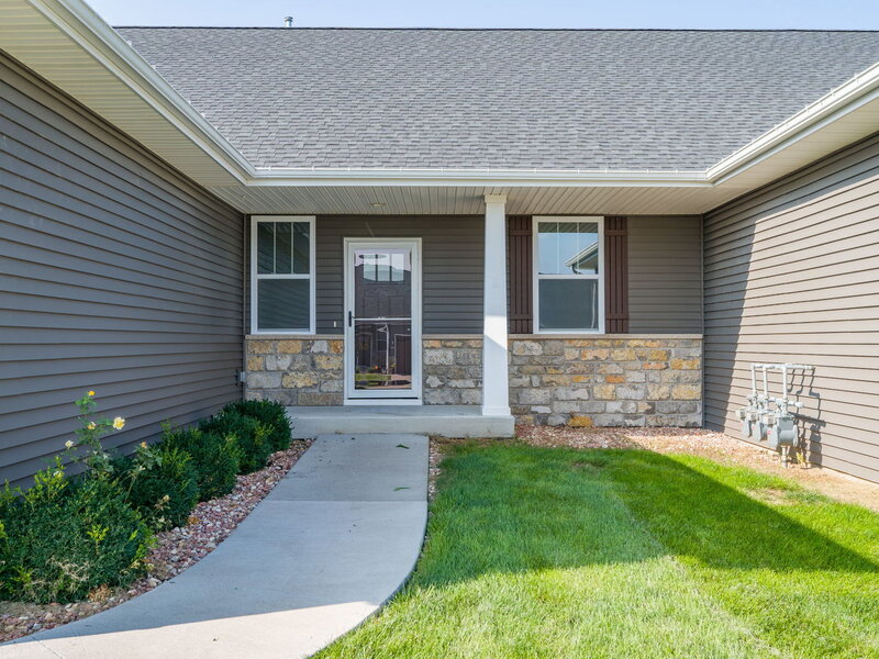 3044 Mary Leigh Drive Bettendorf IA 52722