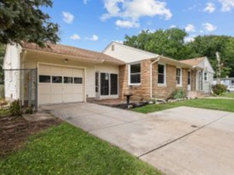 828 10th Street Bettendorf IA 52722