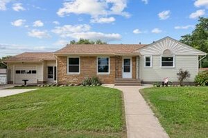Photo of 828 10th Street Bettendorf IA 52722