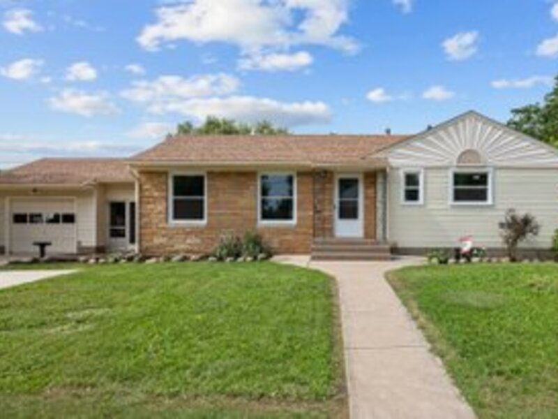 828 10th Street Bettendorf IA 52722