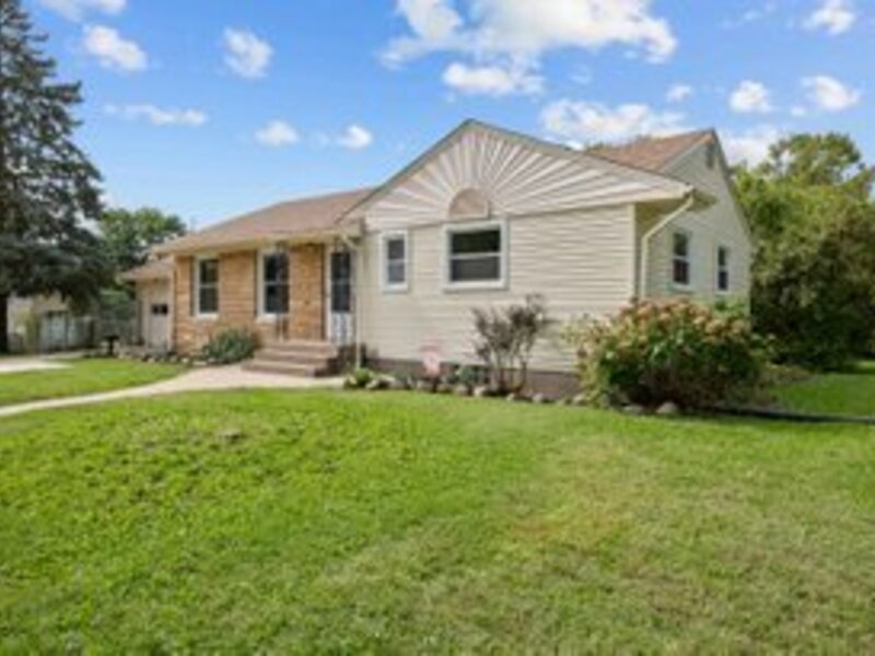 828 10th Street Bettendorf IA 52722