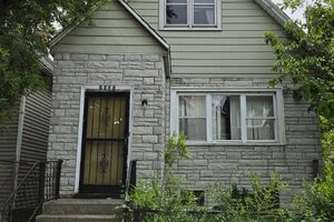Photo of 2921 E 78th Place Chicago IL 60649