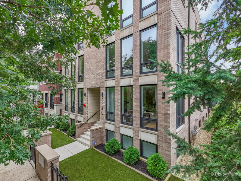 2640 N Bosworth Avenue Chicago IL 60614