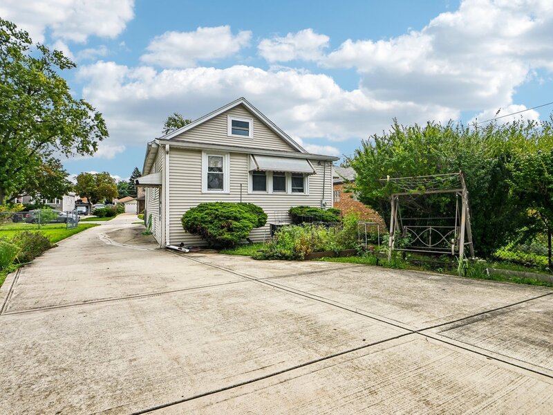 4312 Grace Street Schiller Park IL 60176
