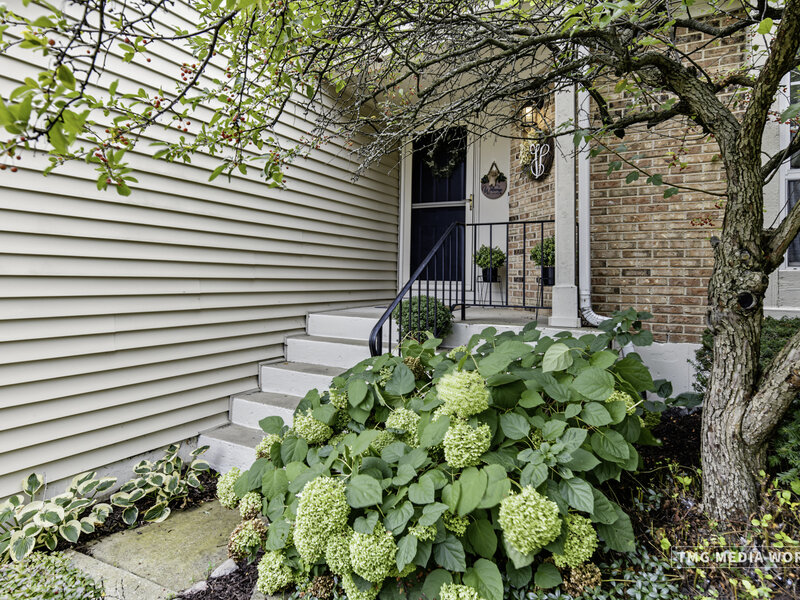 195 Meadow Lakes Boulevard Aurora IL 60504