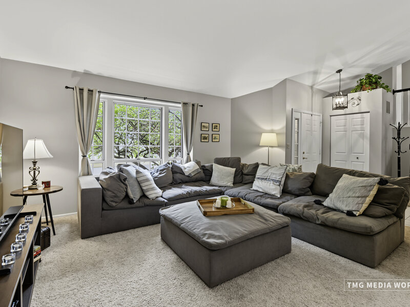 195 Meadow Lakes Boulevard Aurora IL 60504