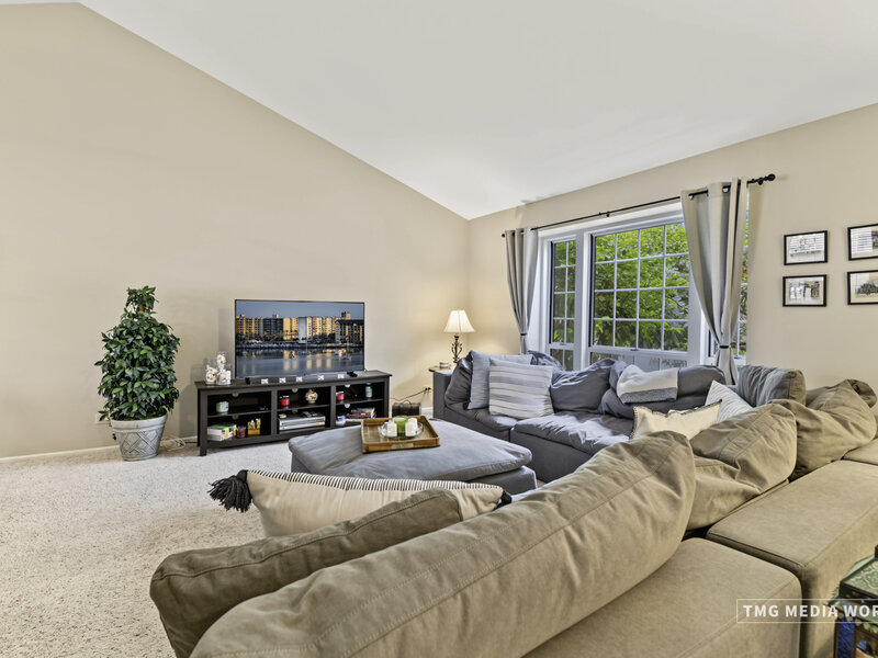 195 Meadow Lakes Boulevard Aurora IL 60504