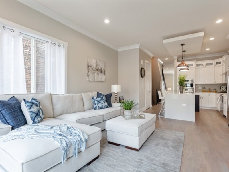 530 E 44th Place Chicago IL 60653