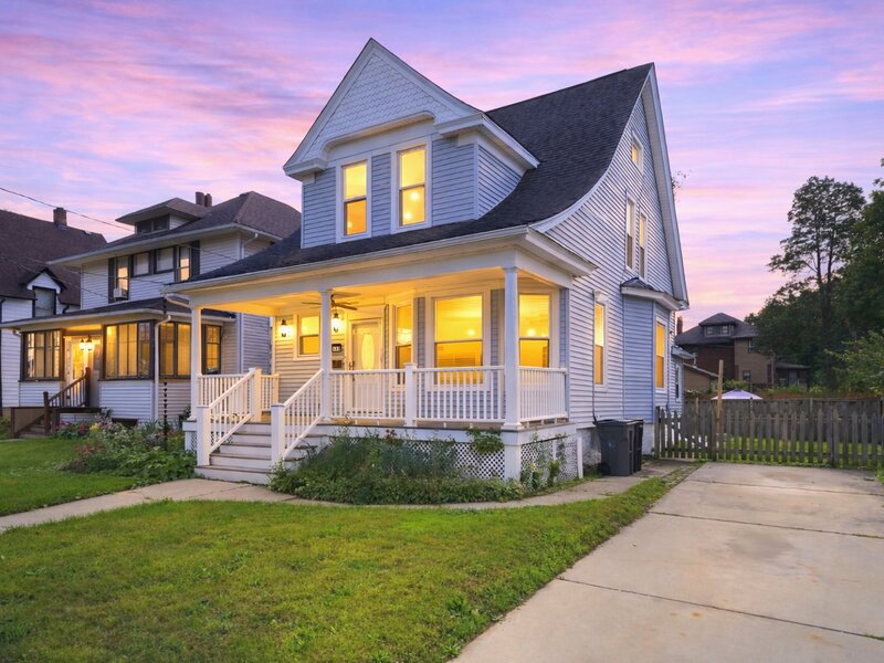 483 Barrett Street Elgin IL 60120