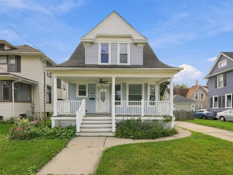 483 Barrett Street Elgin IL 60120