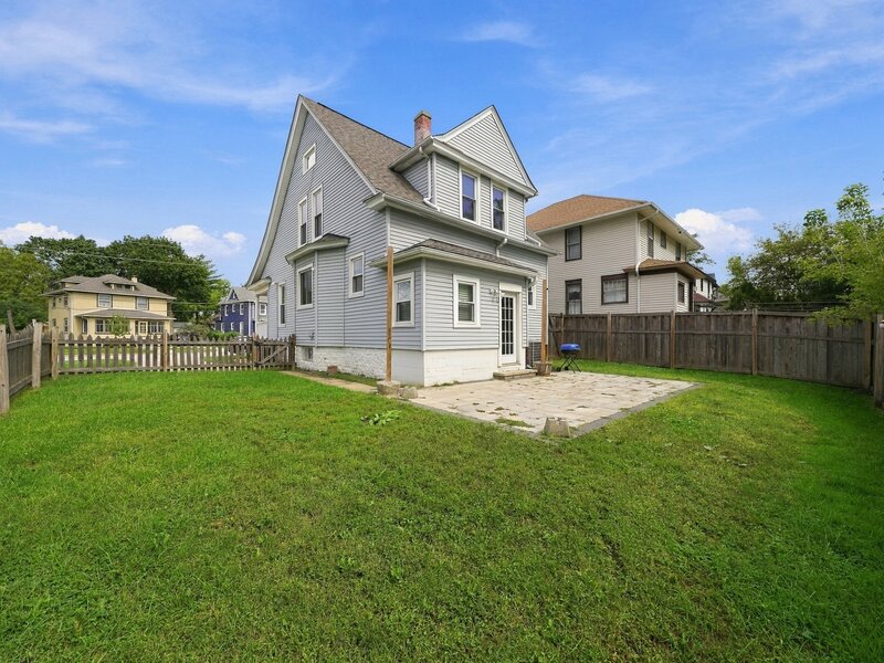 483 Barrett Street Elgin IL 60120
