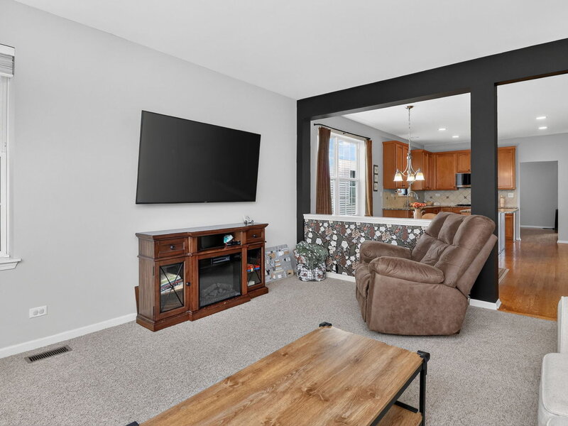 239 Bluegrass Parkway Oswego IL 60543