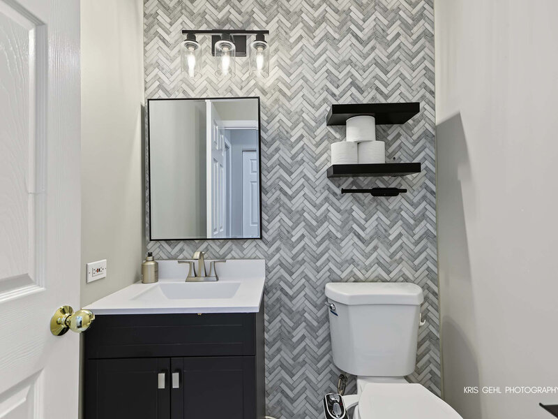 408 Pinehurst Court Gurnee IL 60031