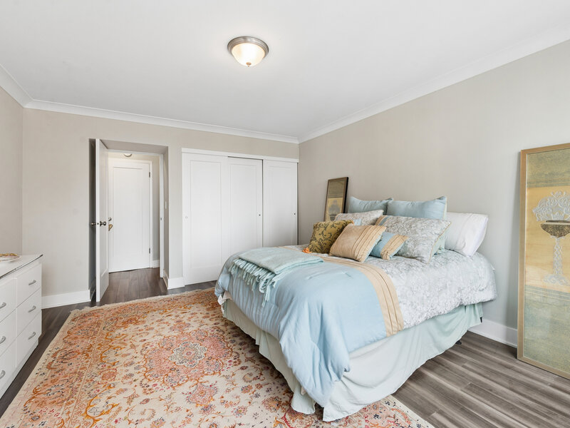 850 N Dewitt Place Chicago IL 60611