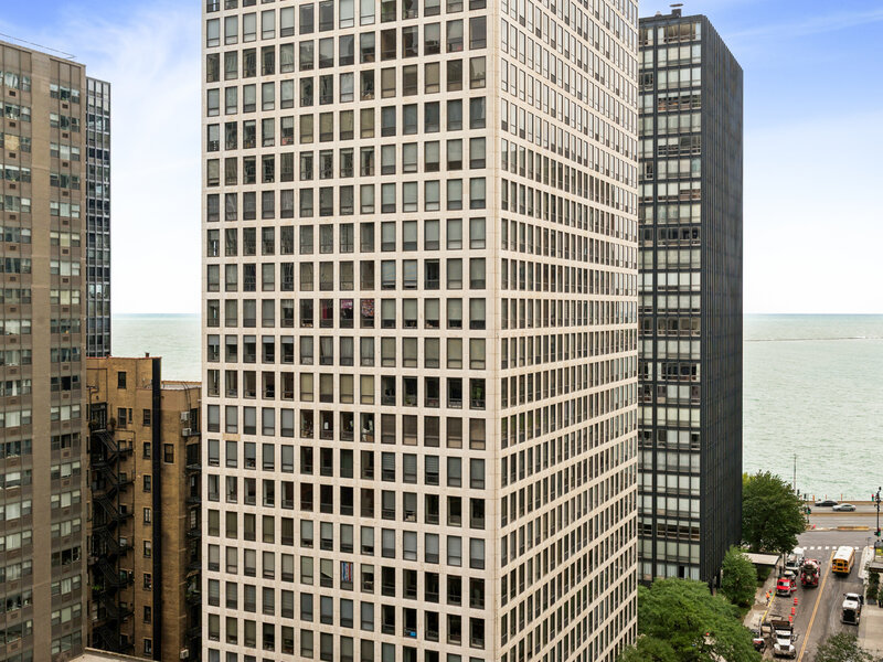850 N Dewitt Place Chicago IL 60611