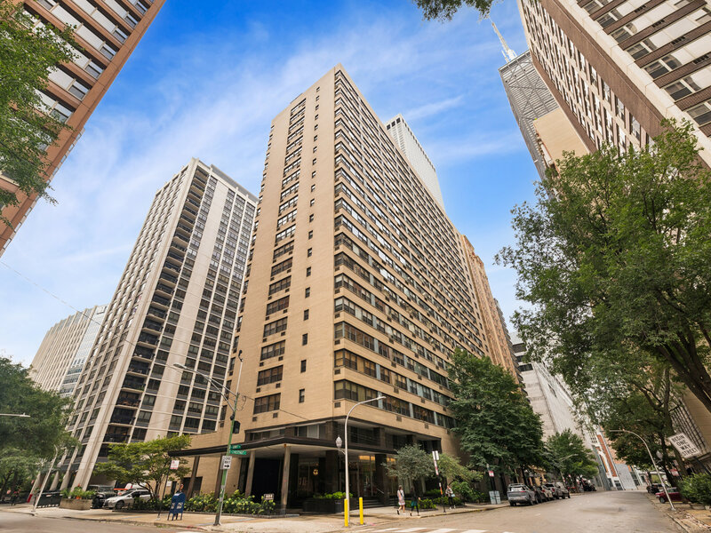 850 N Dewitt Place Chicago IL 60611