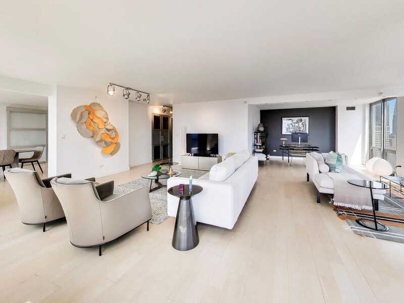 2 E Erie Street Chicago IL 60611