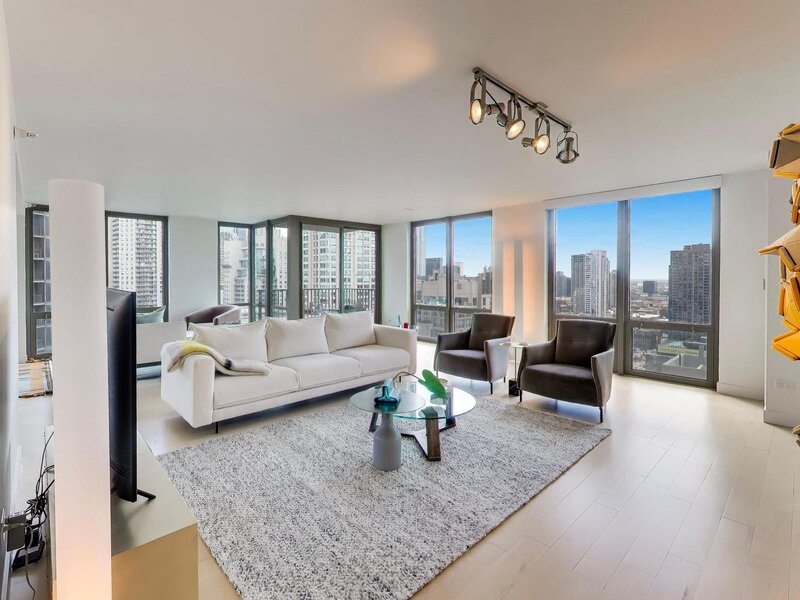 2 E Erie Street Chicago IL 60611