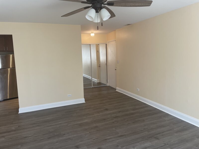 650 Perrie Drive Elk Grove Village IL 60007