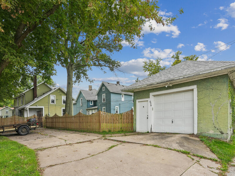 624 W 16th Street Davenport IA 52803