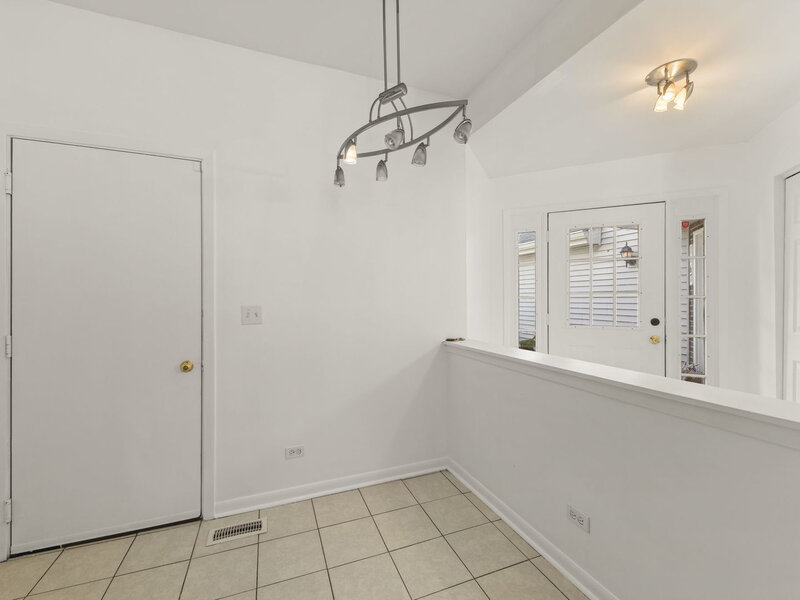 1165 E Cambria Lane Lombard IL 60148