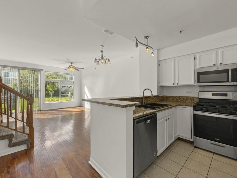 1165 E Cambria Lane Lombard IL 60148