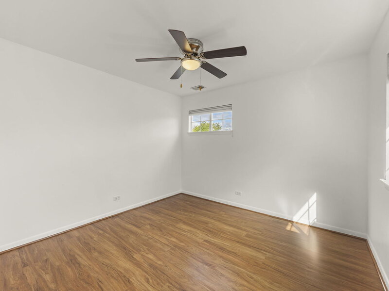 1165 E Cambria Lane Lombard IL 60148