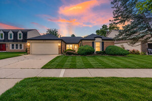 Photo of 620 Cobblestone Lane Buffalo Grove IL 60089