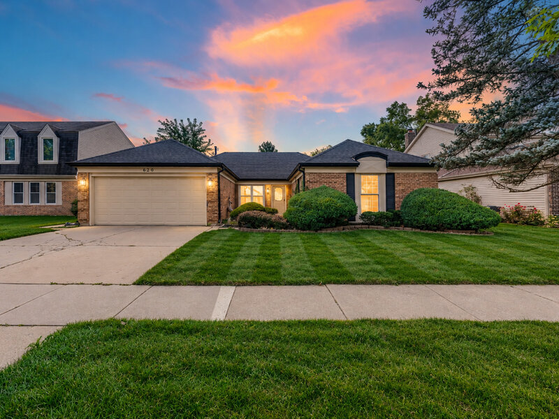 620 Cobblestone Lane Buffalo Grove IL 60089