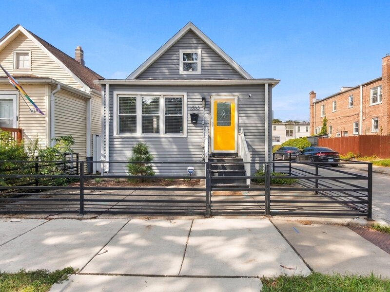 6562 N Damen Avenue Chicago IL 60645